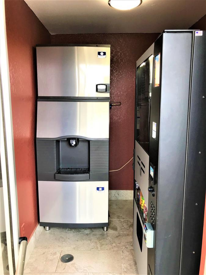 Star Plus Inn & Suites Selmer Екстериор снимка