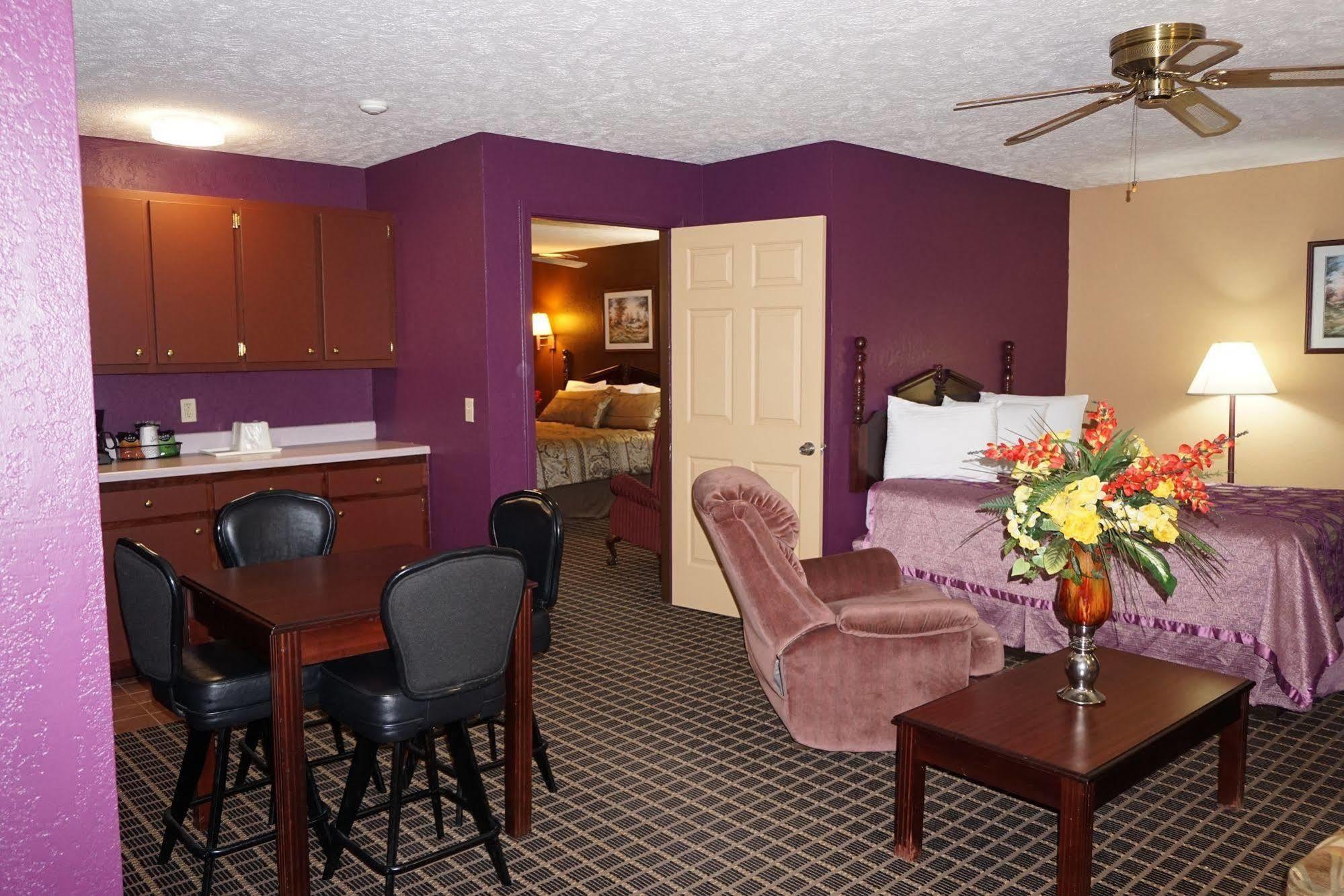 Star Plus Inn & Suites Selmer Екстериор снимка