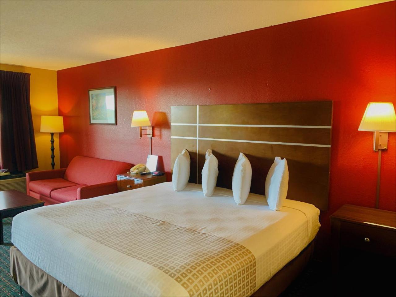 Star Plus Inn & Suites Selmer Екстериор снимка