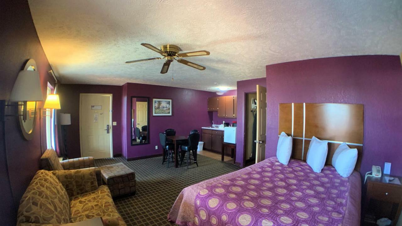 Star Plus Inn & Suites Selmer Екстериор снимка